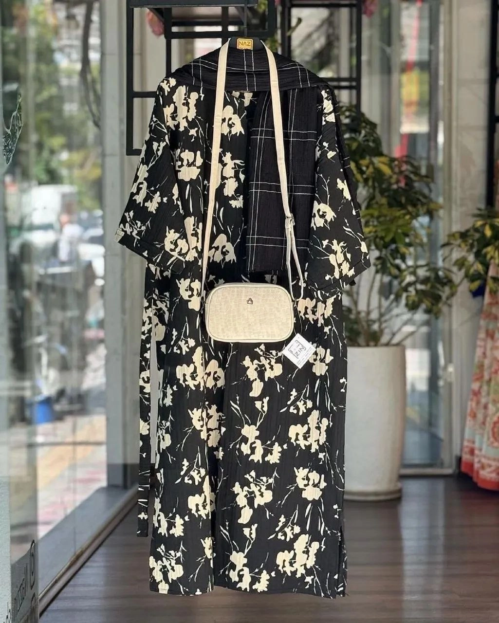 ساحلی گلدار زنانه