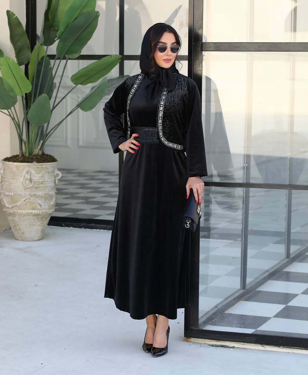 ست کت سارافون مخمل زنانه مدل السا جنس مخمل و ترکیب خرجکارهندی سایزبندی فری سایز38تا46