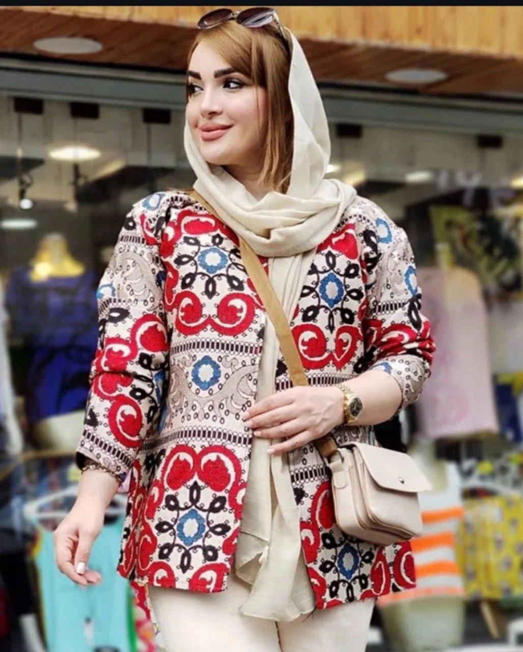 مانتوکتی گیلیمی زنانه ویژه یلدا مدل پیچک جنس تافته سایزبندی 38تا44