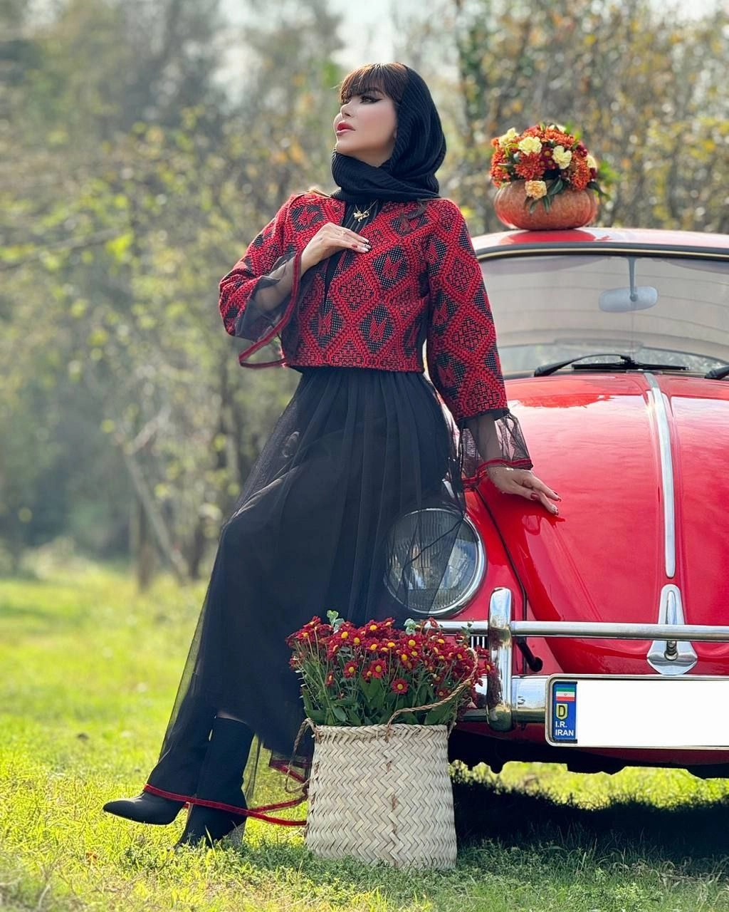 ست یلدایی کت دامن زنانه جنس تافته و دامن استردار مناسب شب یلدا ارسال رایگان