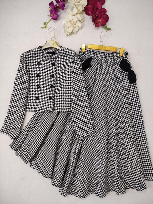 خرید کت دامن زنانه