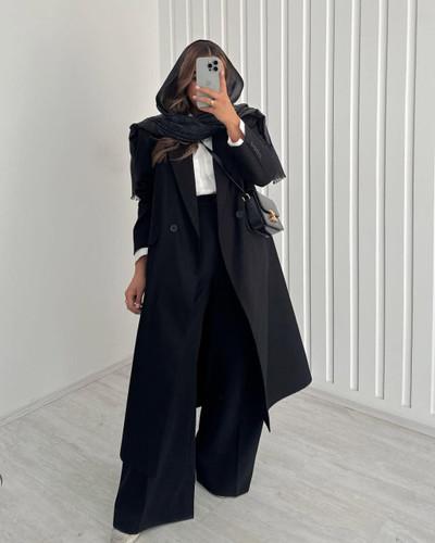 اور کت بلند زنانه