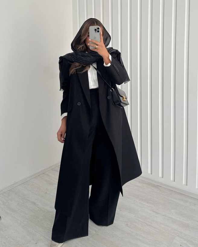 اور کت بلند زنانه