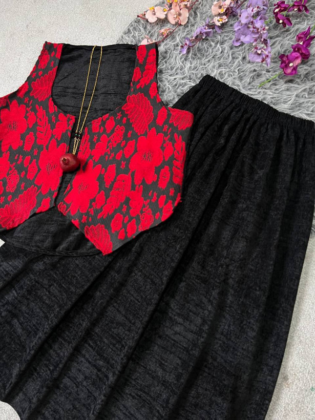 خرید لباس یلدایی زنانه